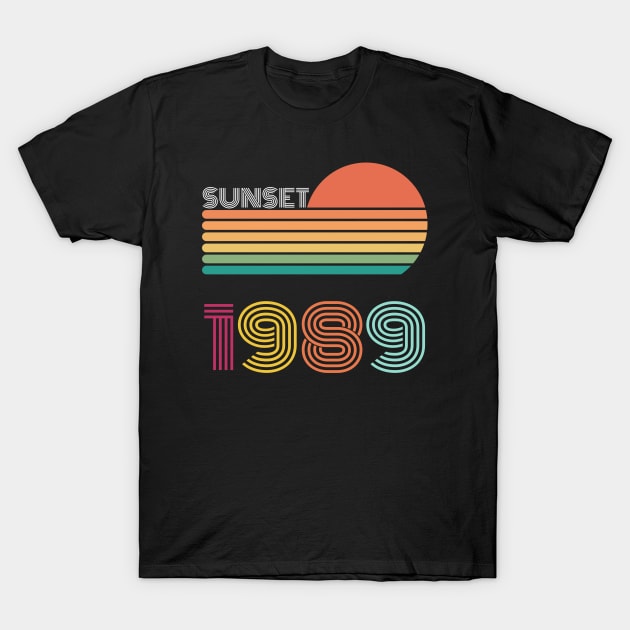 Sunset Retro Vintage 1989 T-Shirt by Happysphinx